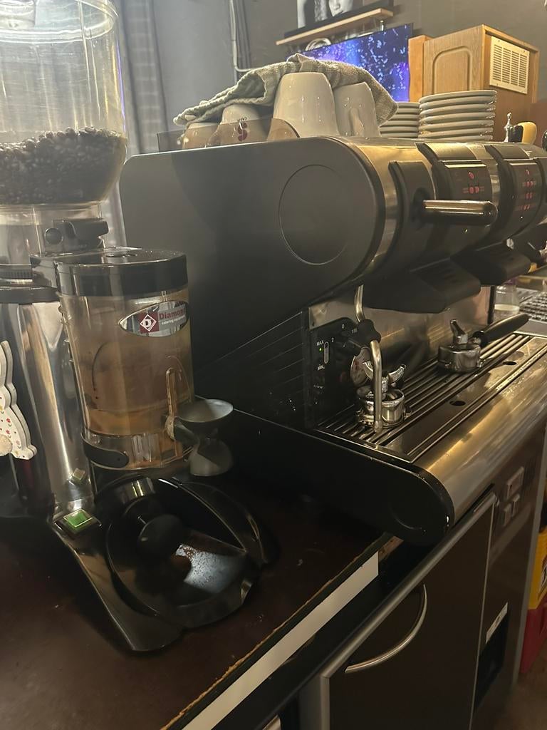 Vend ecpresso san marco deux groupes plus mulain 1000€, Electroménager, Enlèvement ou Envoi, Comme neuf