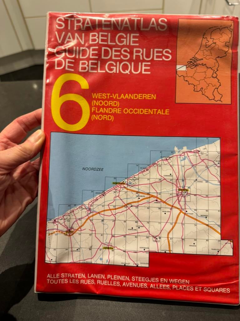 Stratenatlas West- Vlaanderen Noord, Boeken, Atlassen en Landkaarten, Ophalen, Gelezen, België, Overige atlassen