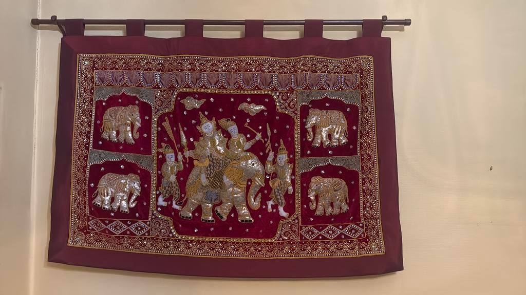 Tapisserie éléphant de thailande et le coussin assorti, Ophalen