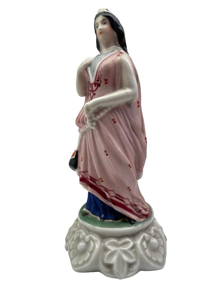 Statuette en porcelaine polychrome Femme en robe XIXe siècle, Antiquités & Art, Enlèvement ou Envoi