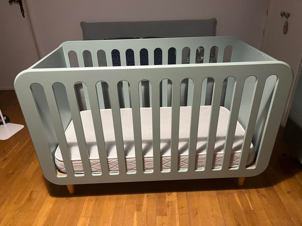 Lit bebe avec matelas, Enlèvement, Utilisé