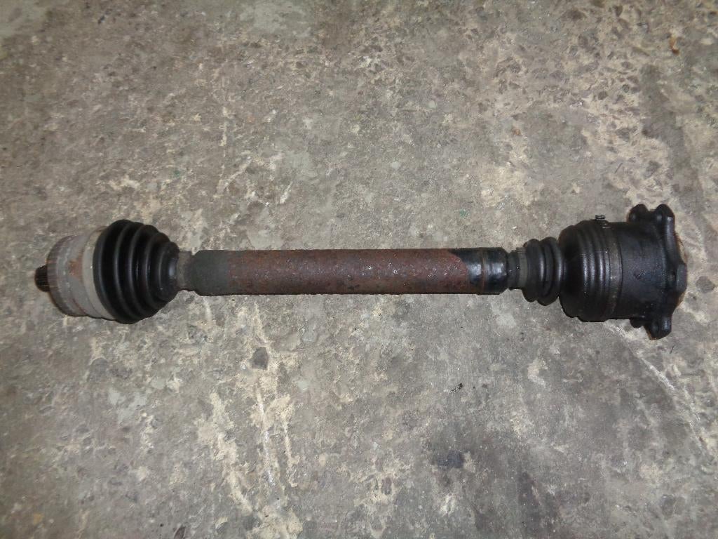 A vendre cardan avant gauche Passat 3B, Enlèvement, Utilisé, Volkswagen