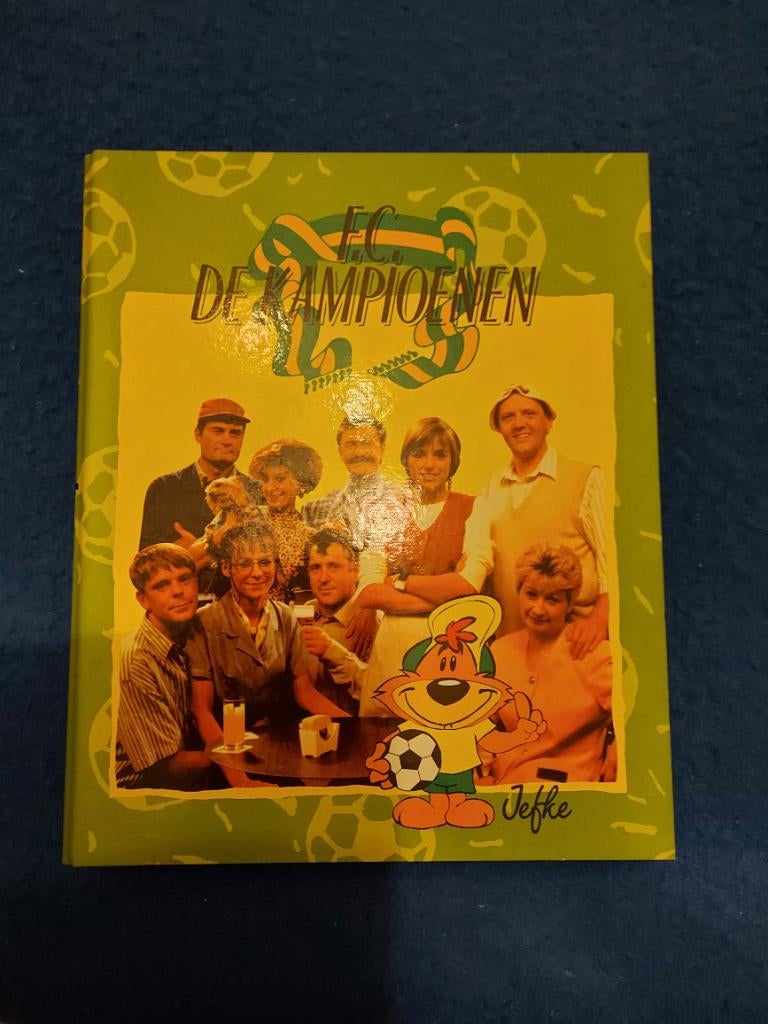 GEZOCHT: Jefke fc de kampioenen ringmap / bureauonderlegger, Enlèvement ou Envoi, Utilisé, TV, Autres types
