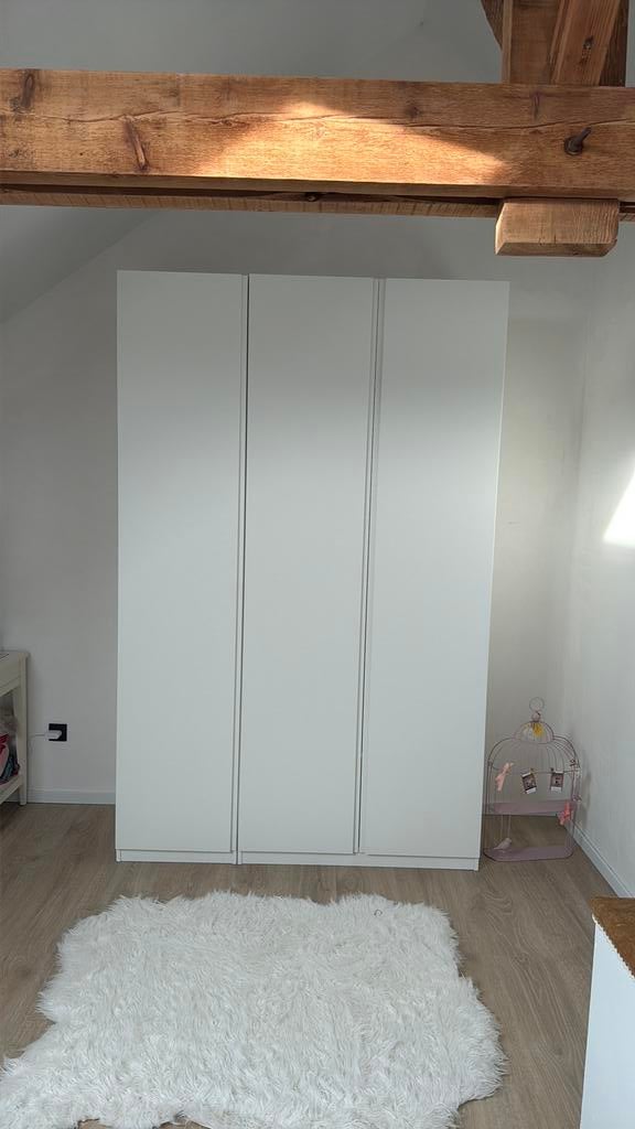 Kleerkast hoog model in nieuwstaat, Huis en Inrichting, Kasten | Kleerkasten, Ophalen, Met deur(en), 100 tot 150 cm, 200 cm of meer