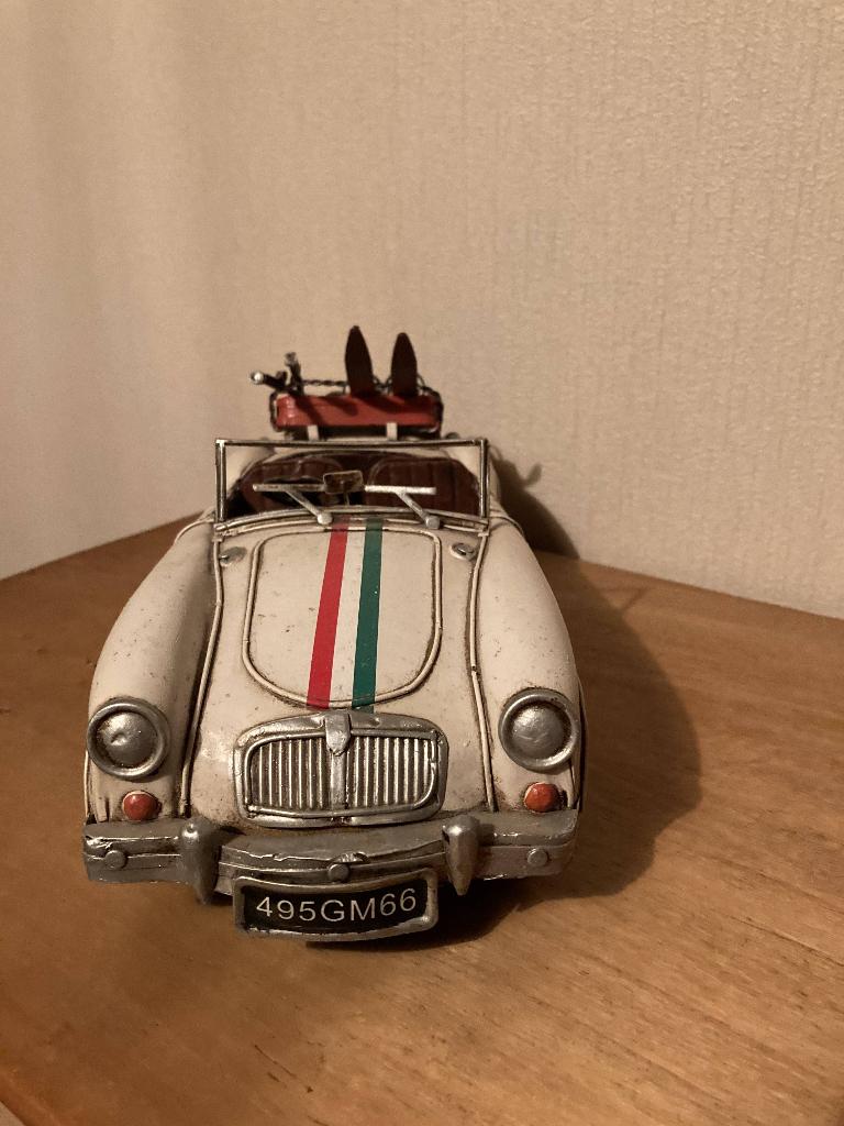 Voiture MG en métal pour la déco, Collections, Enlèvement ou Envoi, Comme neuf