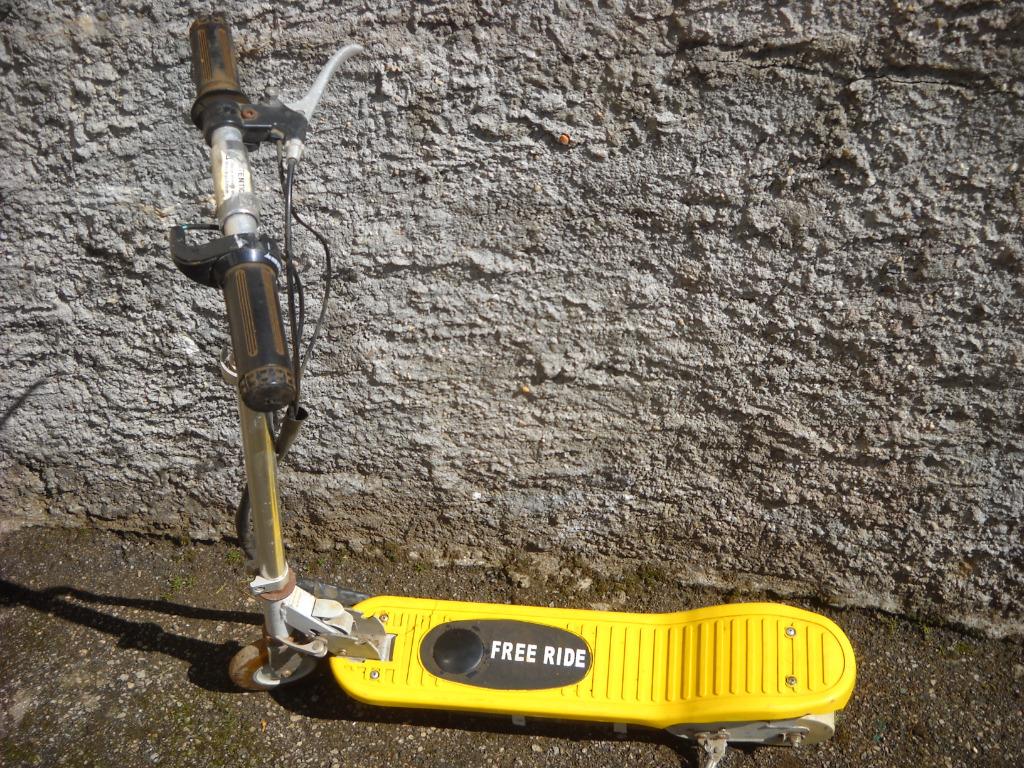 2 Trottinettes électriques + variateur ..., Enlèvement