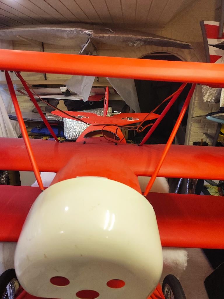 Fokker Dr1, Driedekker. (span 1.80m), Hobby en Vrije tijd, Ophalen, Nieuw, Elektro, RTF (Ready to Fly)