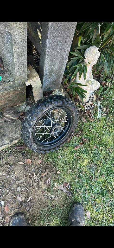 Roue dirt en 12 axe 12 jamais utilisé neuf, Vélos & Vélomoteurs, Enlèvement ou Envoi, Comme neuf