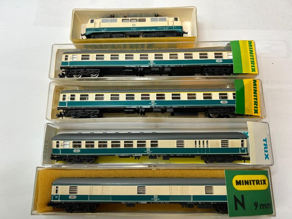 Sneltreinset Minitrix “Moezelspoorlijn” E-loc met 4 wagons i, Gelijkstroom, Trix, Ophalen of Verzenden, Analoog