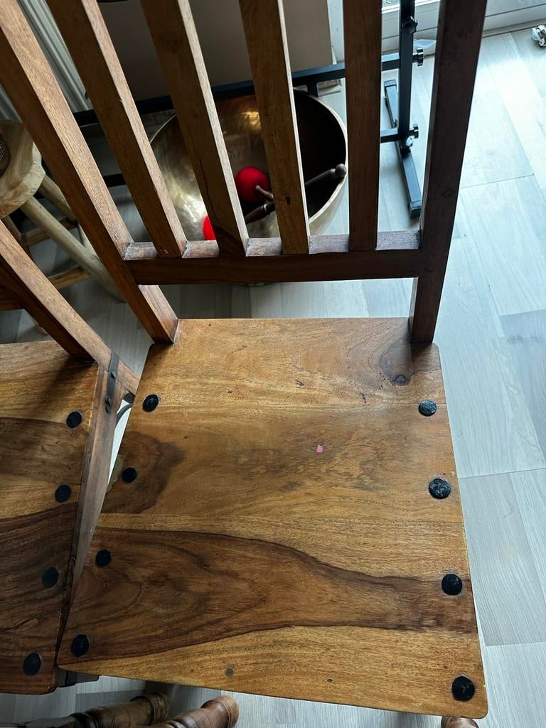 Massieve houten stoelen in prima staat, Huis en Inrichting, Stoelen, Ophalen, Bruin, Zo goed als nieuw, Vier
