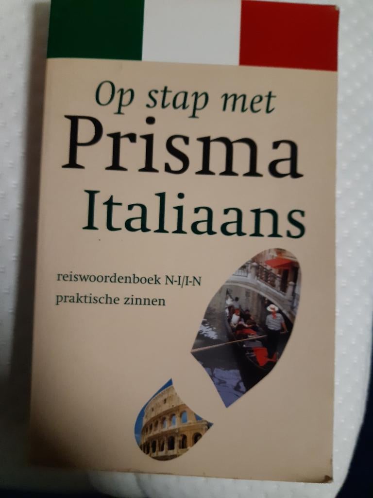 REISWOORDENBOEK Italiaans(praktische zinnen), Boeken, Reisgidsen, Prisma, Europa, Ophalen of Verzenden, Zo goed als nieuw