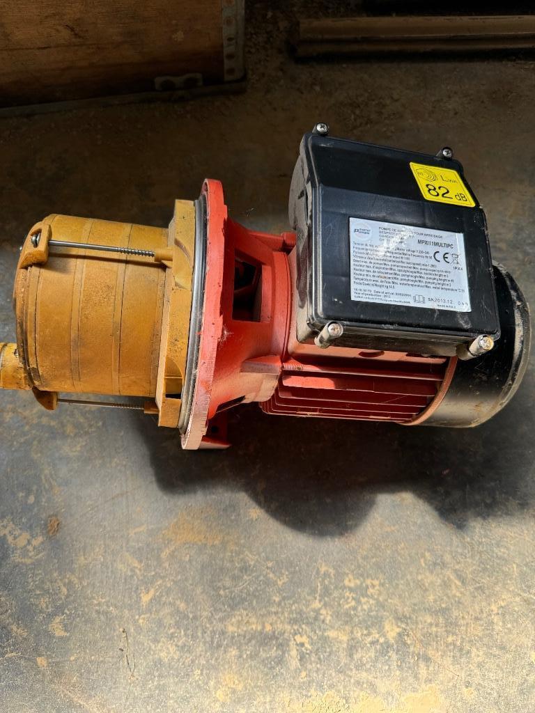 Pompe de surface 220v, Tuin en Terras, Waterpompen, Ophalen of Verzenden, Gebruikt, Elektrisch, Besproeiingspomp