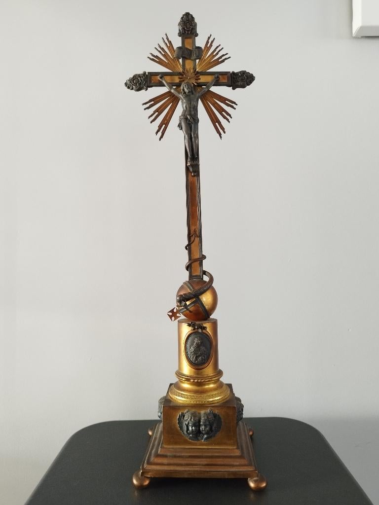 Rare croix d'autel ancienne en laiton - XIXe siècle, Enlèvement
