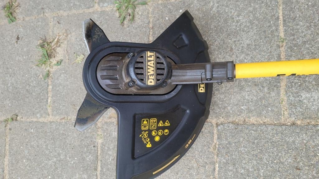 Débroussailleuse Dewalt 54v à louer, Jardin & Terrasse, Enlèvement, Comme neuf