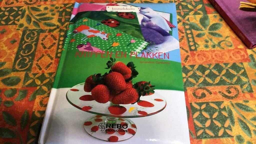 Knippen en plakken ($), Hobby en Vrije tijd, Ophalen of Verzenden