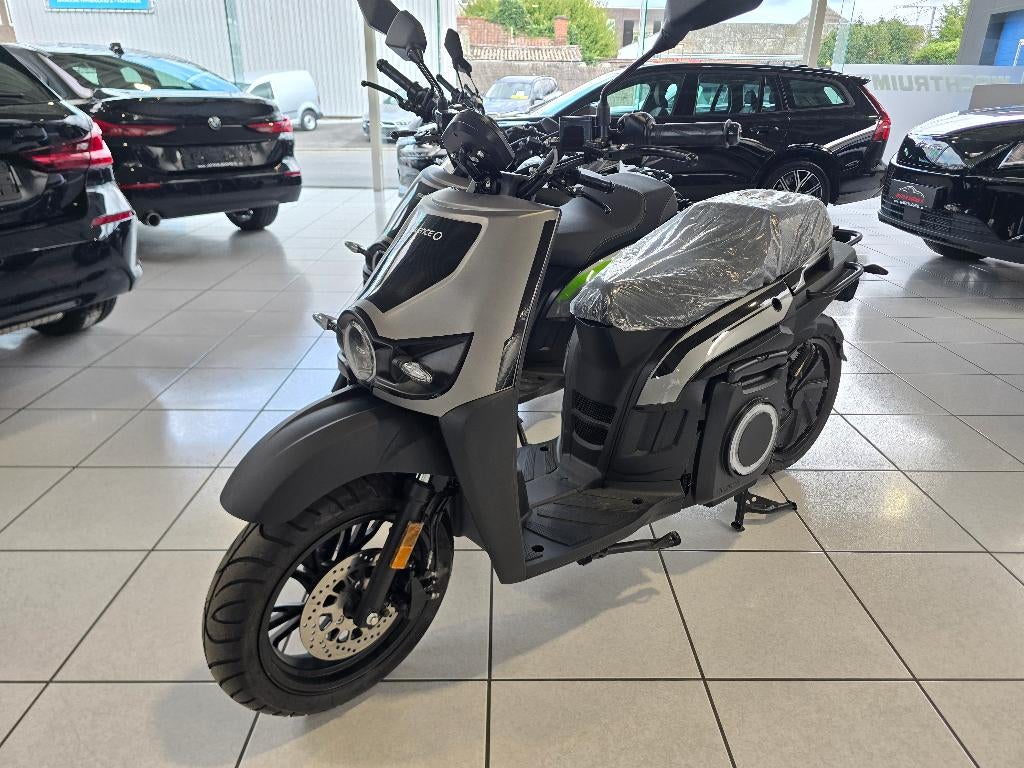 Silence S02 biplace 45 km/h MY23 5,6 kWh, Motos, Permis Moto A, Scooter, Entreprise, Jusqu'à 11 kW