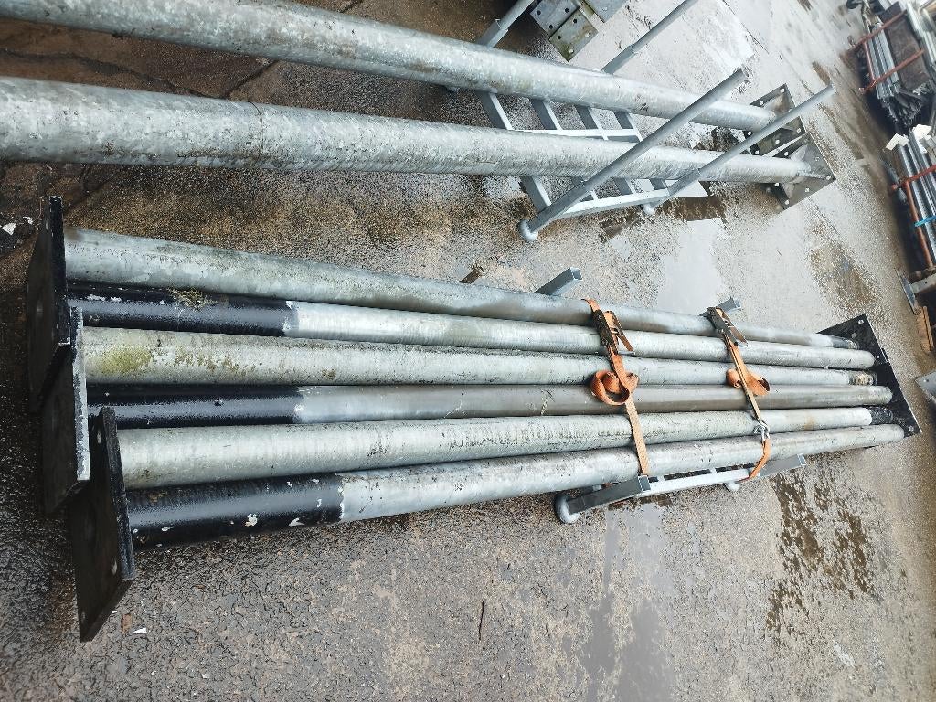 Metalen palen - zuilen - reclamebord - verlichtingspaal, Ophalen, Gebruikt, Metalen palen en kokers, Geen idee