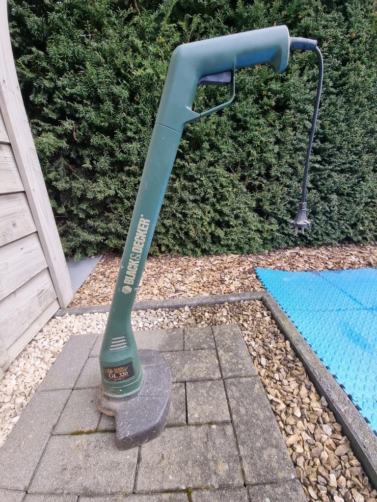Black&Decker GL320 23 cm, Jardin & Terrasse, Coupe-bordures, Enlèvement ou Envoi, Utilisé