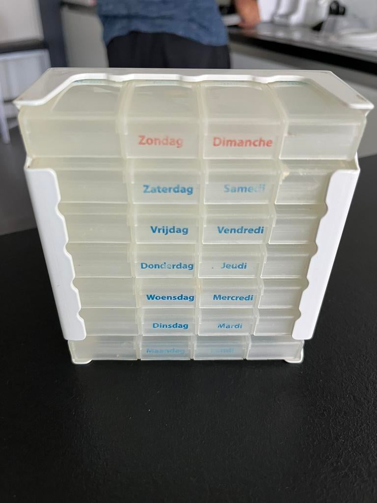 Pillendoos per week en 4 momenten per dag, Ophalen of Verzenden, Gebruikt