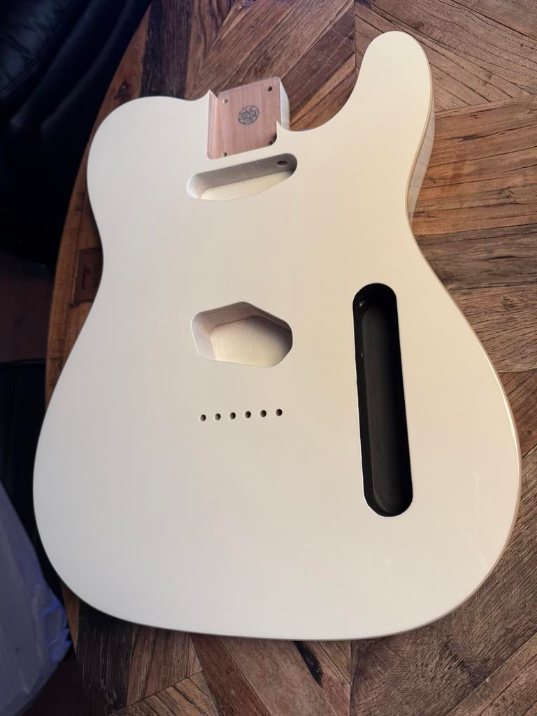 Telecaster custom body Vintage White double bindings” new, Musique & Instruments, Envoi, Neuf
