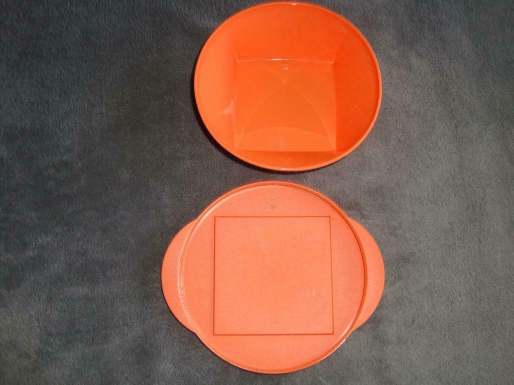 Tupperware oranje ruimtekom met deksel 600 ml, Huis en Inrichting, Ophalen of Verzenden, Zo goed als nieuw, Oranje