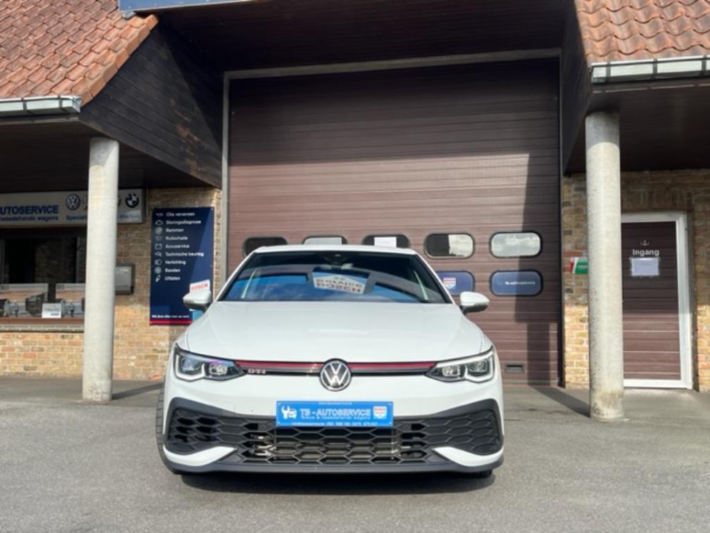 Volkswagen Golf VIII GTI Clubsport 2.0 TSI Automaat, Auto's, Stof, 4 cilinders, 1984 cc, https://public.car-pass.be/vhr/8dd0998e-1c14-4fd7-9f33-1994d9b3b37e