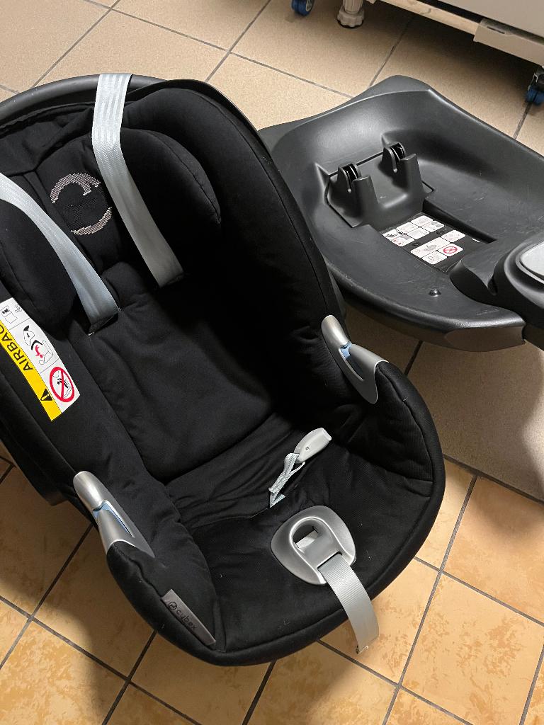 Cybex Aton Q autostoel + 2 ISOFIX-basissen + verkleinkussen, Gebruikt, Isofix, 0 t/m 13 kg, Ophalen
