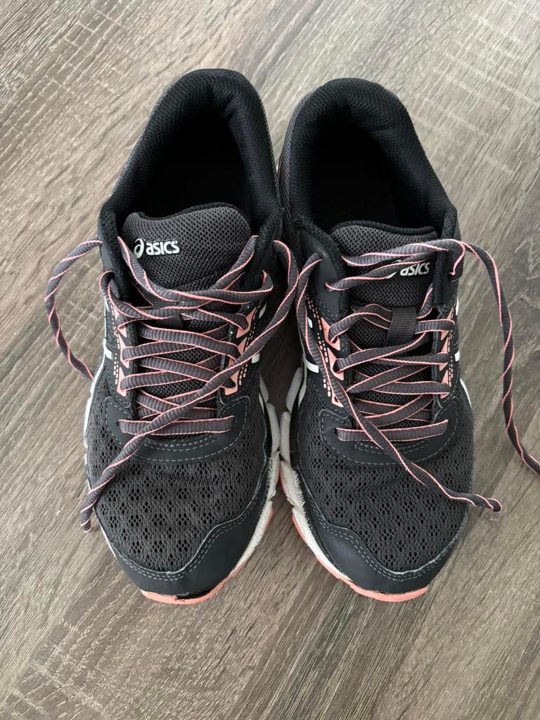 Chaussures de course Asics Gel Windhawk taille 38, Sports & Fitness, Course, Jogging & Athlétisme, Course à pied, Enlèvement ou Envoi