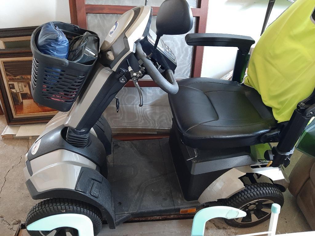 scootmobiel, 46 km ou plus, 16 km/h ou plus, Enlèvement, Utilisé
