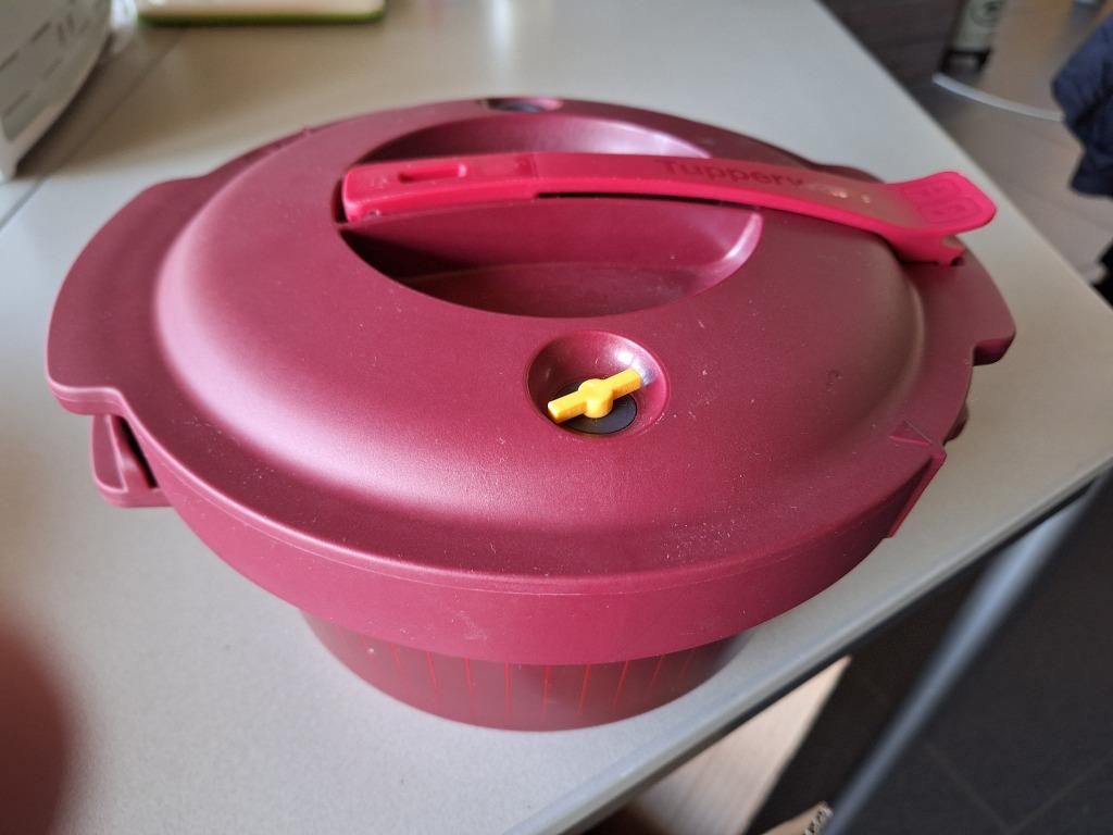 Tupperware Micro minit Drukkookpot voor microgolf ex demo, Enlèvement ou Envoi, Comme neuf, Rouge