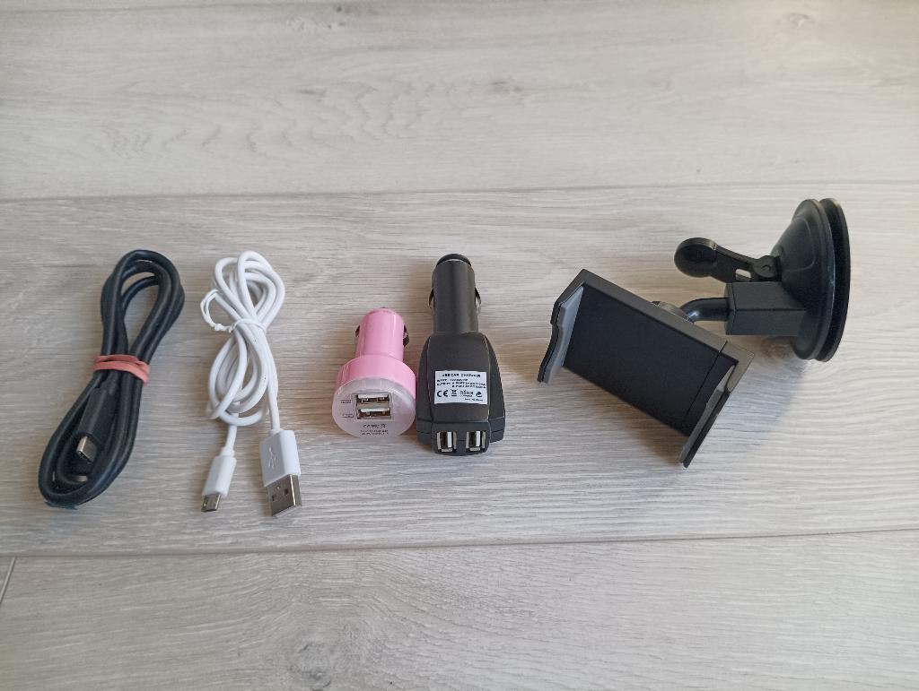 Autolader, micro USB C-kabels, telefoonhouder met zuignap, Ophalen