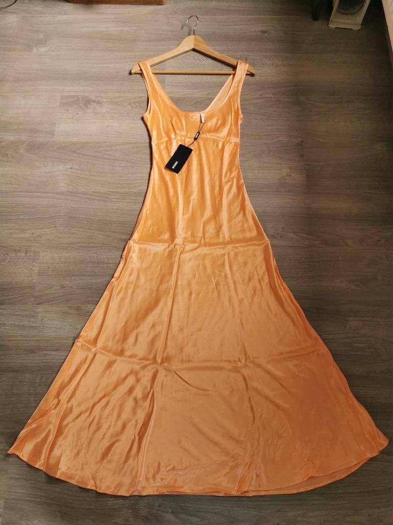 Oranje jurk Weekday - maat 36 NIEUW!, Kleding | Dames, Nieuw, Ophalen of Verzenden, Maat 36 (S), Onder de knie