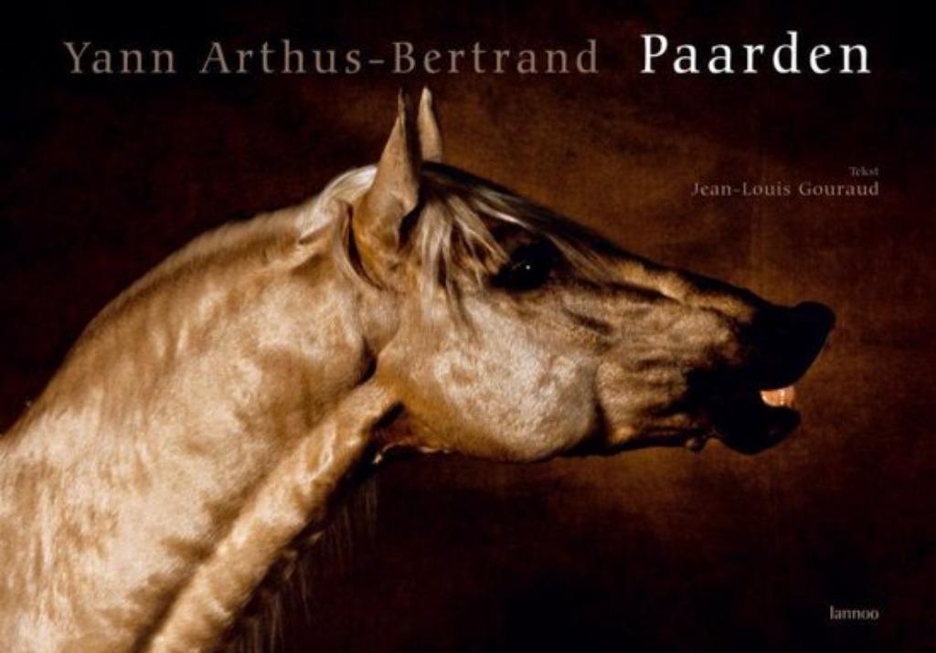 Paarden - Yann Arthus-Bertrand, Enlèvement ou Envoi, Utilisé