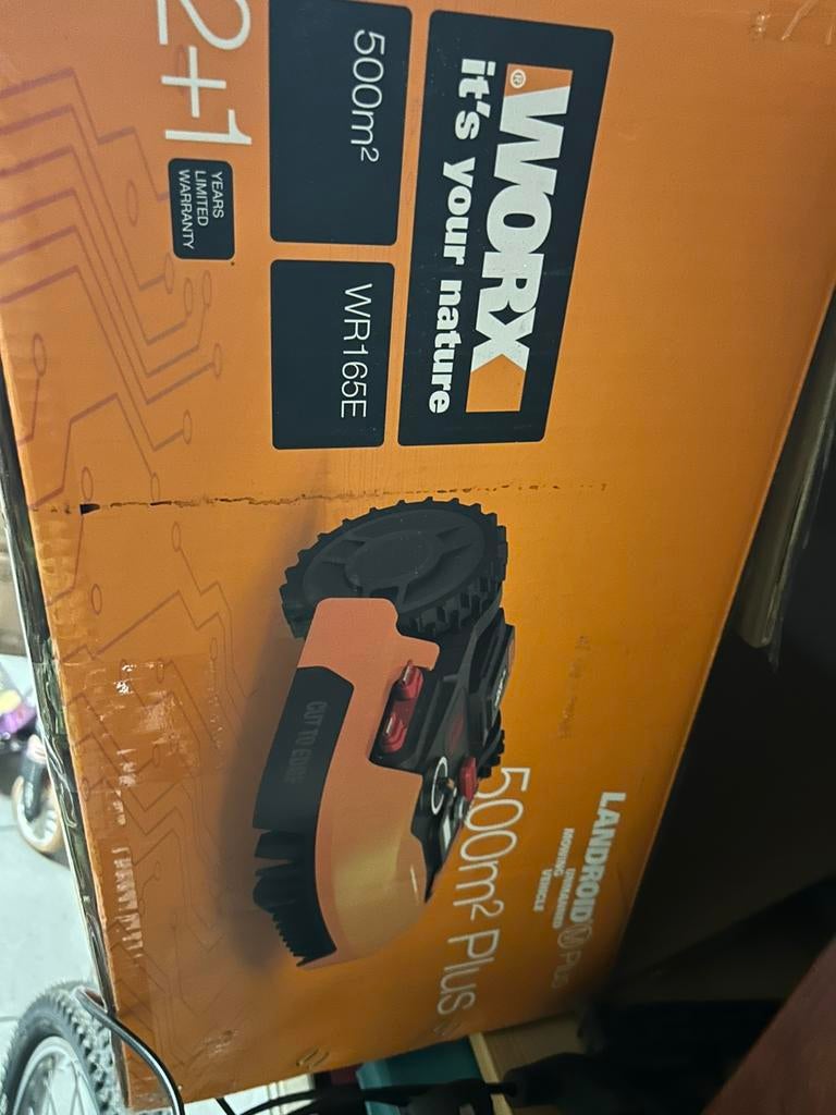 Vendre robot worx 500+ avec garage worx plus garantie 4 ans, Enlèvement, Comme neuf