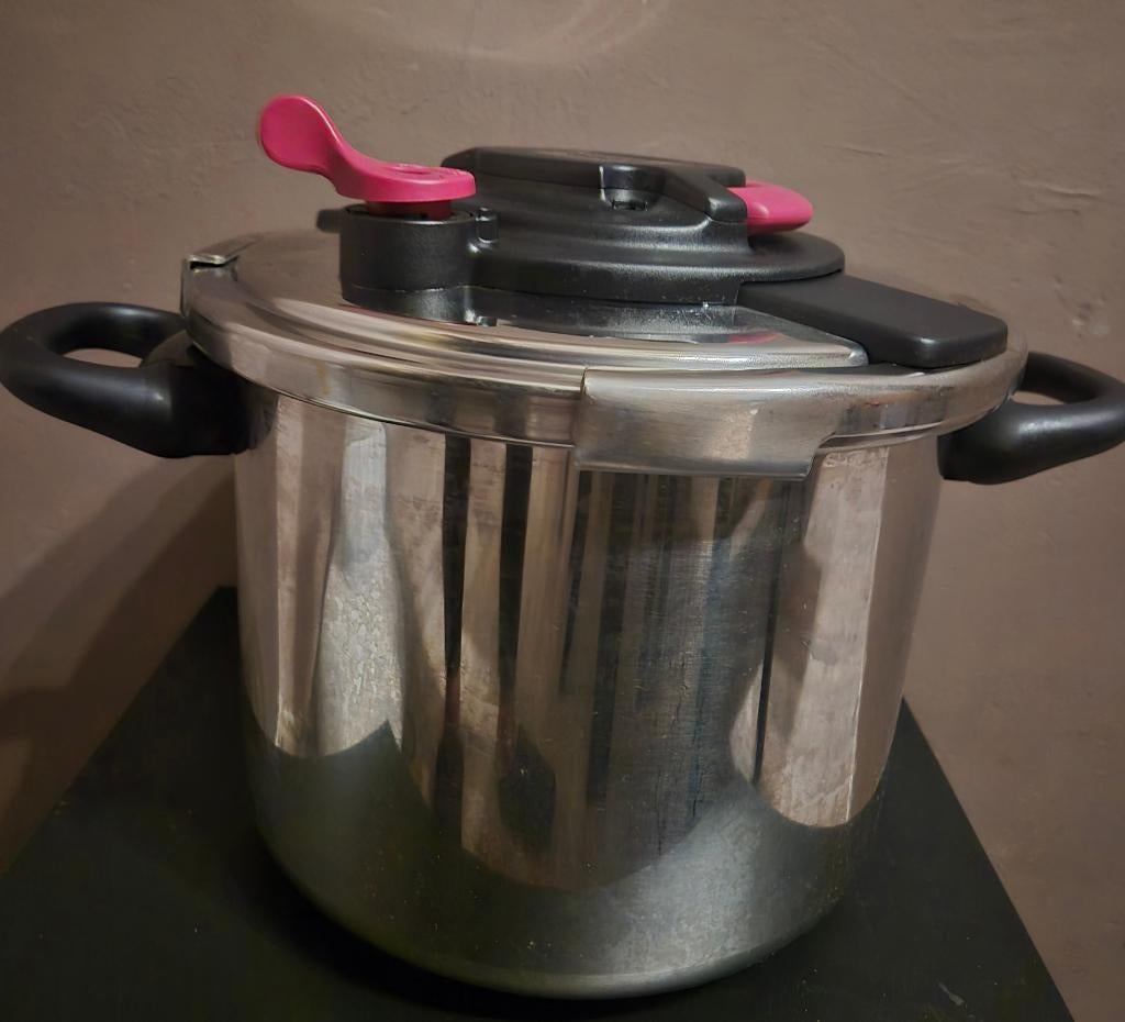 TROP TARD! VENDUUU...Autocuiseur SEB Clipso Plus 10L, Inox, Comme neuf, Enlèvement, Plaque céramique