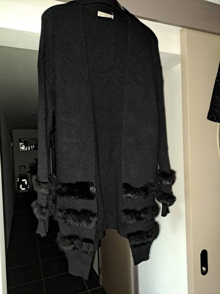 Exquiss's Paris, cardigan, mt M/L, met imitatie bont, Kleding | Dames, Ophalen of Verzenden, Gedragen, Maat 38/40 (M), Zwart