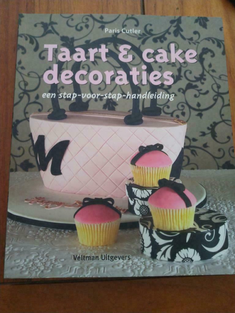 Boek taart & cake decoraties, Ophalen of Verzenden, Zo goed als nieuw, Taarten of Cupcakes, Boek of Tijdschrift