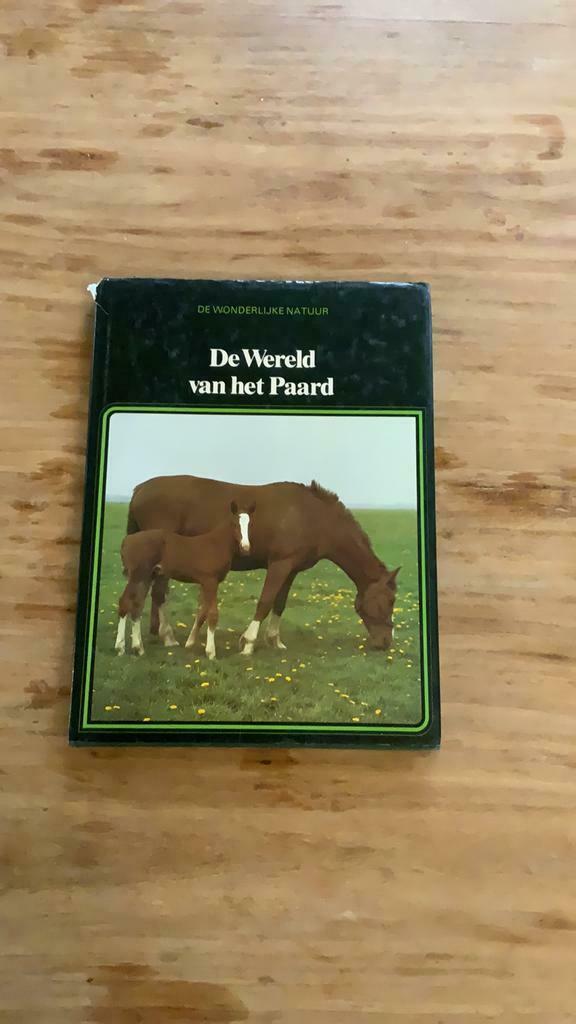 De wonderlijke natuur - De wereld van het paard, Boeken, Dieren en Huisdieren, Ophalen of Verzenden, Gelezen, Paarden of Pony's