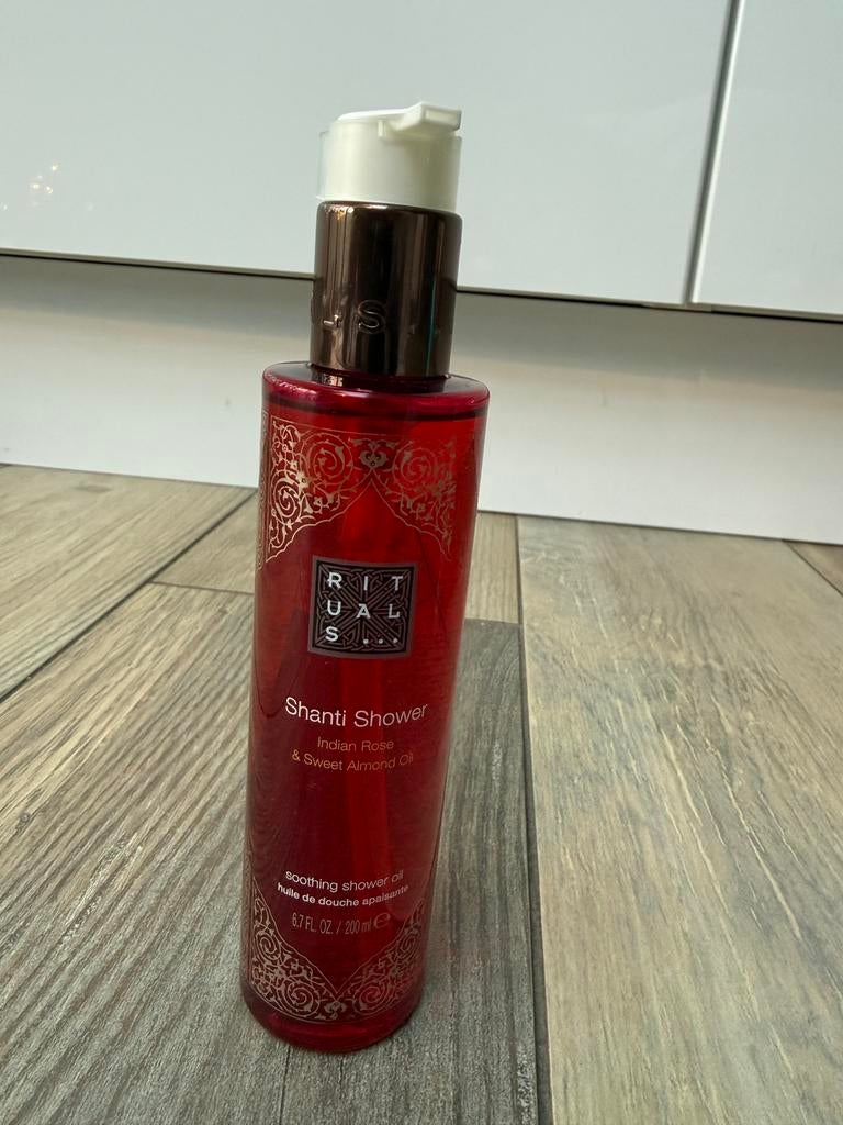 NIEUW Rituals Shanti Shower soothing shower oil, Bijoux, Sacs & Beauté, Beauté | Soins du corps, Enlèvement, Neuf, Baignoire & Douche