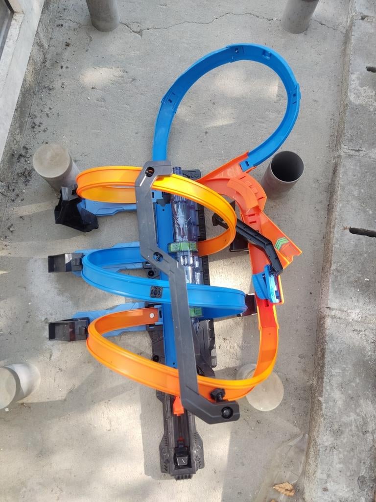 Triple looping hot wheels, Kinderen en Baby's, Speelgoed | Racebanen, Zo goed als nieuw, Hot Wheels, Ophalen of Verzenden