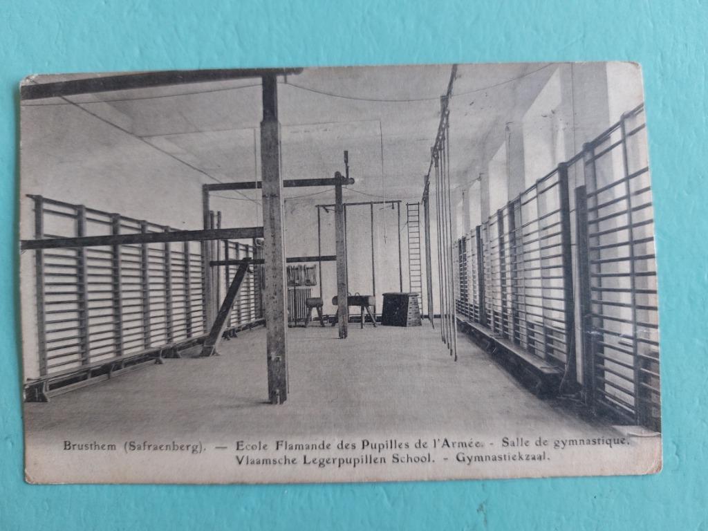 oude postkaart Brustem, Verzenden