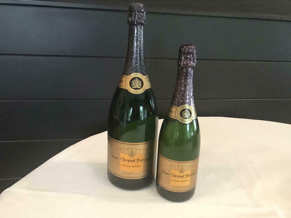2 DUMMY flessen Vintage reserve 0,75L + 1,5L Veuve Clicquot, Verzamelen, Ophalen of Verzenden