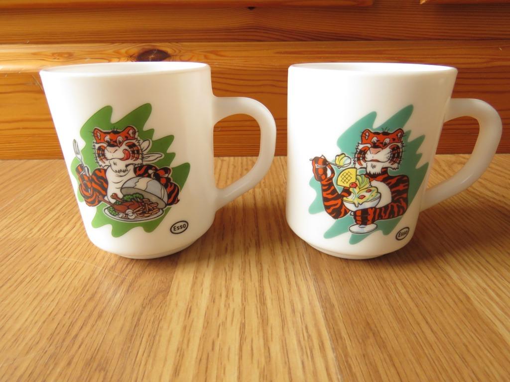 vintage arcopal 2 mug tasses Tigre Esso, Huis en Inrichting, Keuken | Servies, Ophalen of Verzenden, Gebruikt, Kop(pen) en/of Schotel(s)