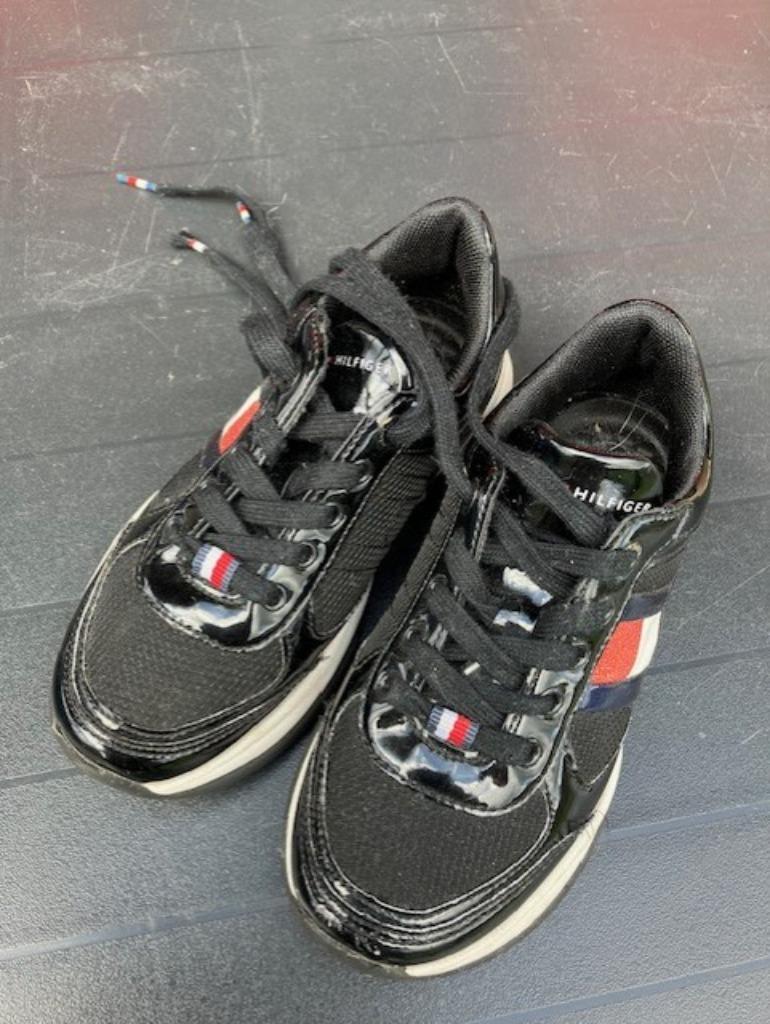 Tommy Hilfiger Sneakers 30, Gebruikt, Meisje, Schoenen, Ophalen of Verzenden