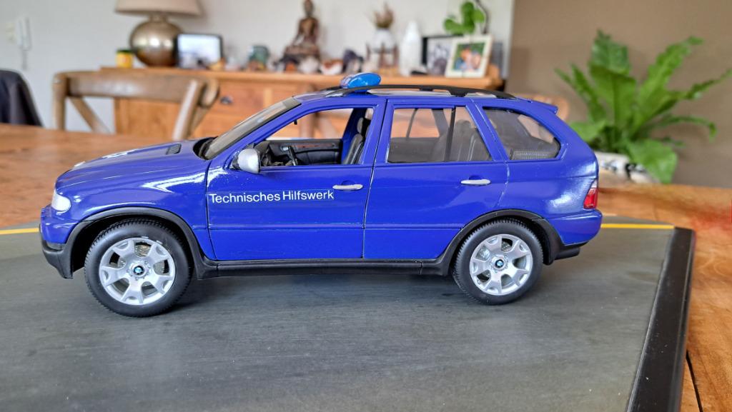 BMW X5 Duitse civiele bescherming 1:18, Ophalen of Verzenden, Zo goed als nieuw, Auto, Welly