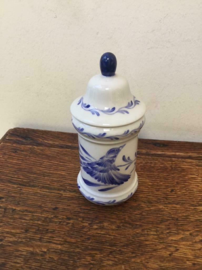Jolie petite bonbonnière en porcelaine de Limoges, Enlèvement ou Envoi