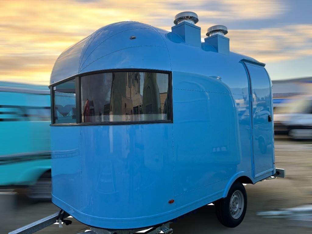 Belle remorque alimentaire Airstreamer, Articles professionnels, Enlèvement