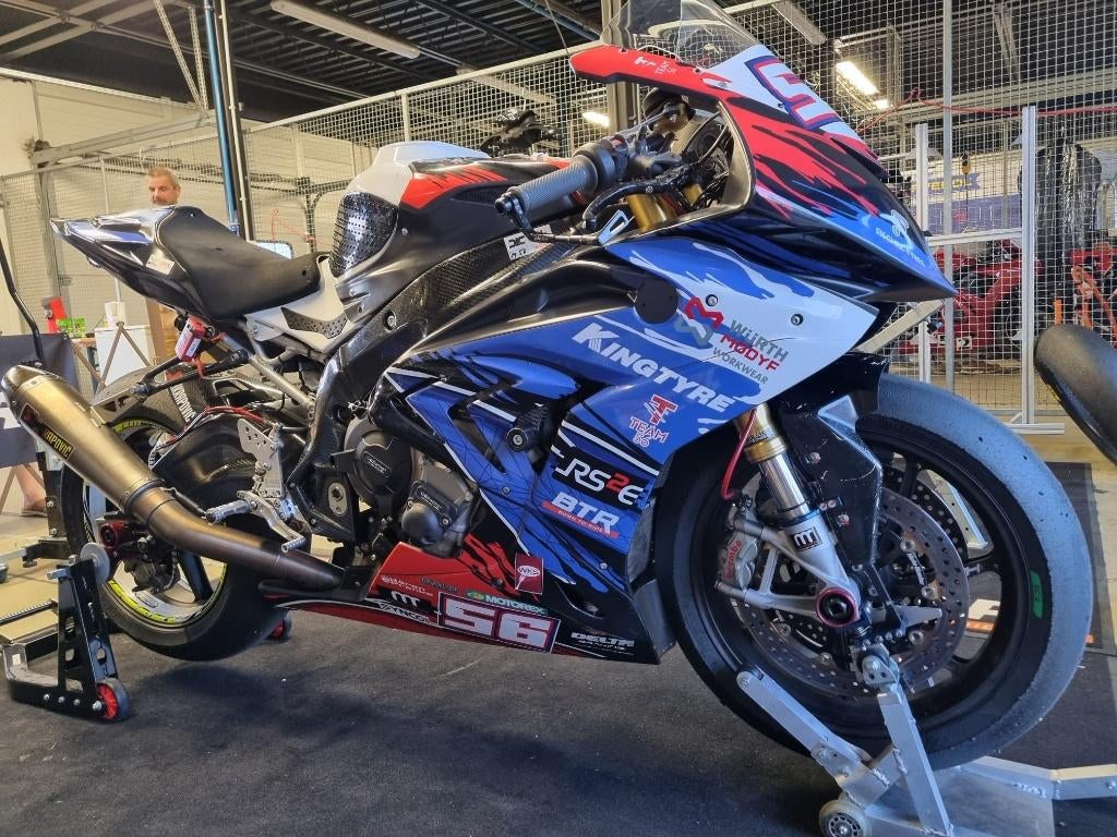 BMW S1000RR Endurance, Contrôle de traction, Plus de 35 kW, 4 cylindres, 1000 cm³