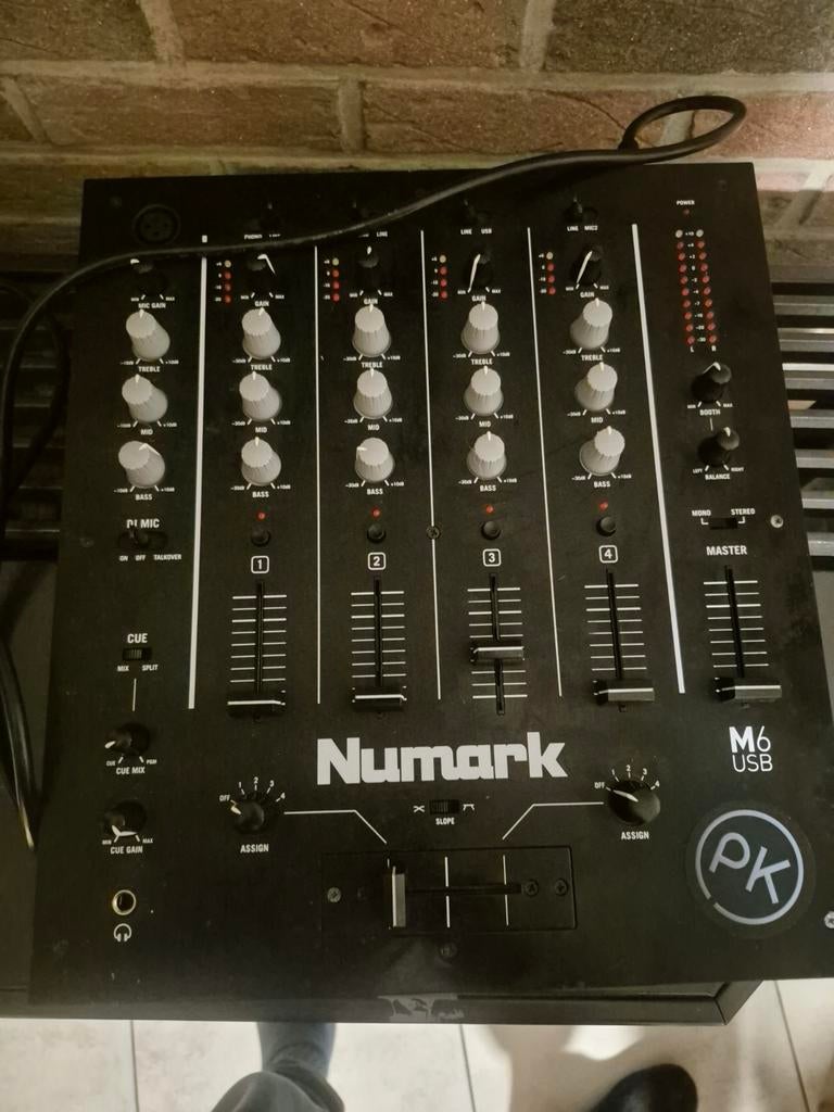 Numark M6 usb mengpaneel, Muziek en Instrumenten, Mengpanelen, Ophalen of Verzenden