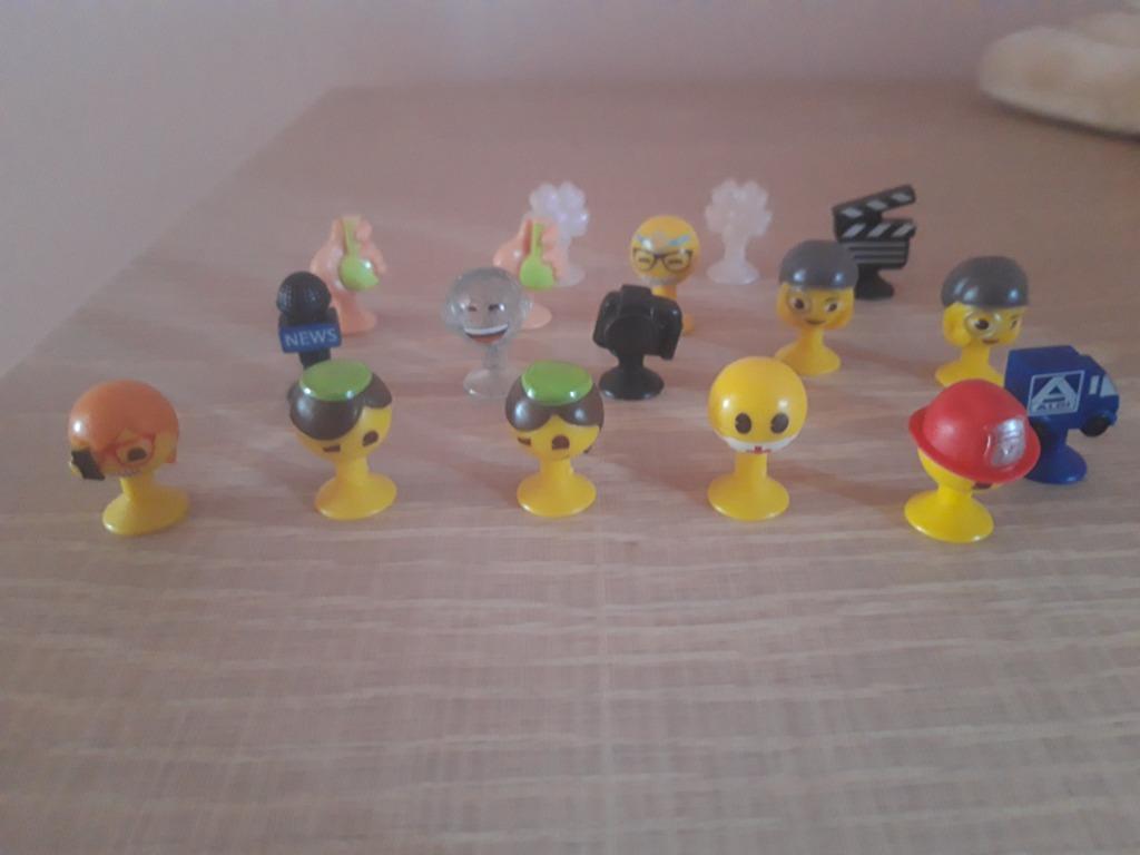 Emoji 2024 Vivi vlogstar, Nelly Nurse, DJ Sparkle ruilen, Verzamelen, Supermarktacties, Aldi, Ophalen of Verzenden